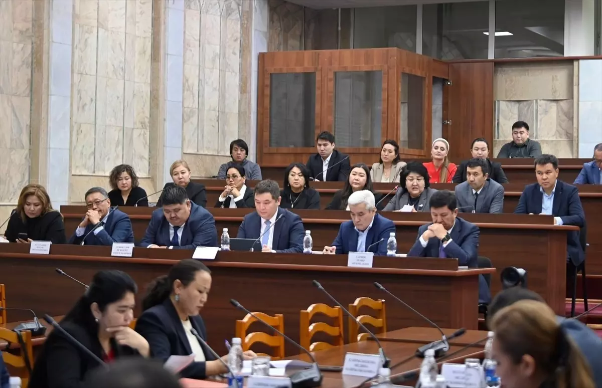 Kırgız Giyim Üreticileri Rus Pazarına Girişte Yeni Engellerle Karşılaşıyor