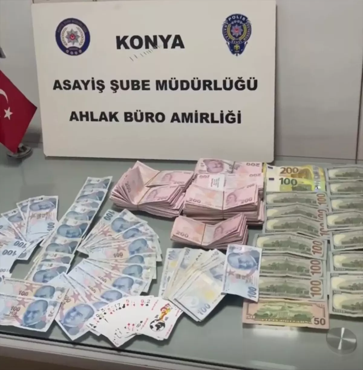 Konya'da Kumar Operasyonu: 19 Kişiye Toplam 220 Bin Lira Ceza Kesildi