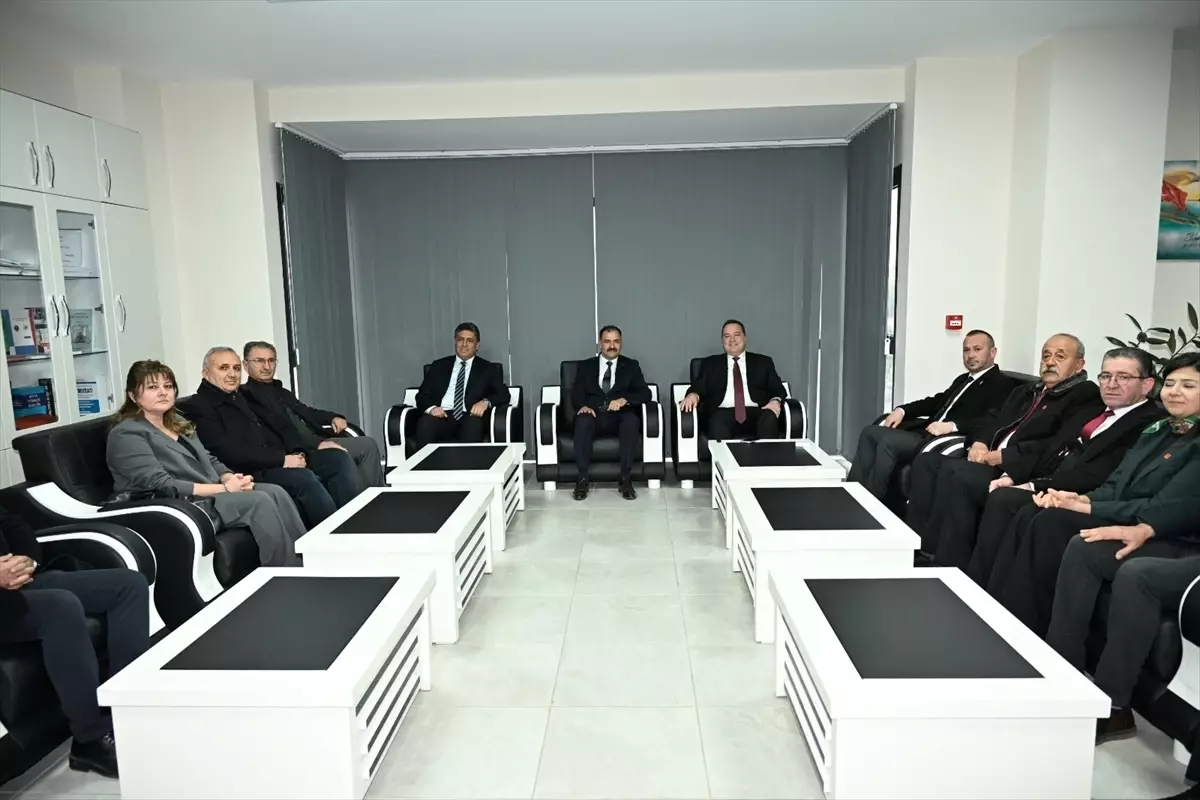 Manisa Büyükşehir Belediye Başkanı Dutlulu, Demirci'de Tarım ve Yatırım Projelerini Açtı