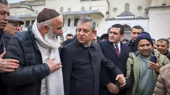 Özel, Emeklilerin Sorunlarını Ülke Gündeminin Önceliği Olarak Vurguladı