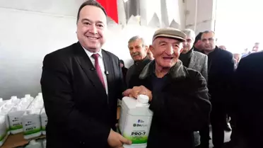 Dağıtım töreninde verilen gübre ve aminoasit paketleri