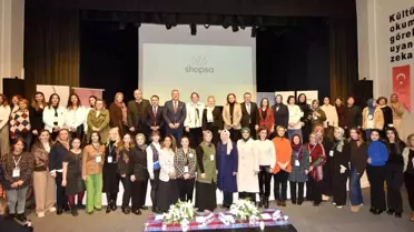 Eğitim sırasında katılımcılar ve eğitmenler