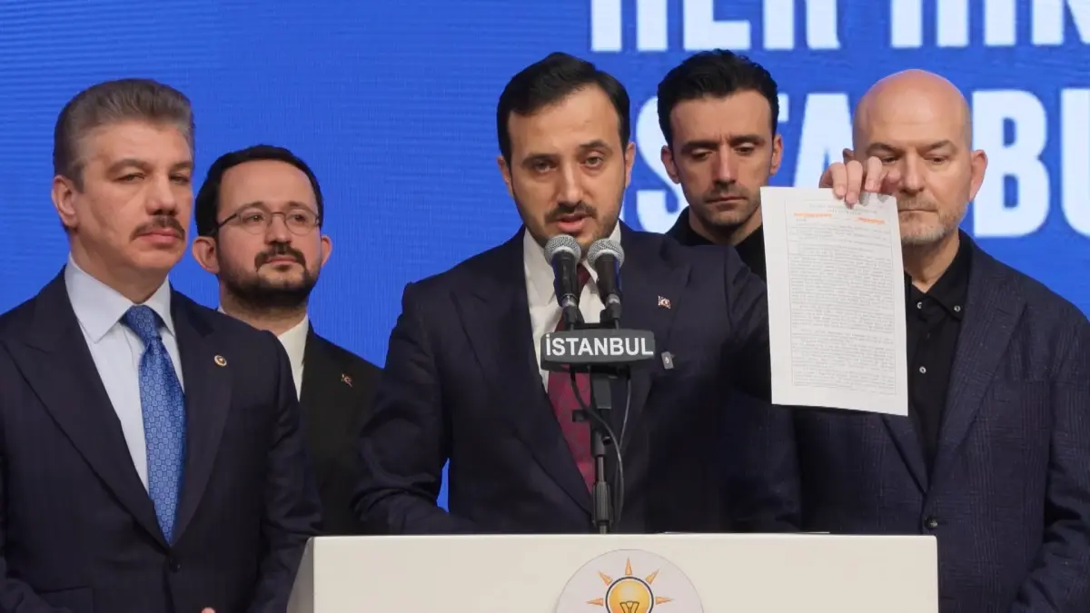 AK Parti İstanbul İl Başkanı'ndan Billboard Kampanyasıyla Şehrin Sorunlarına Dikkat Çekildi