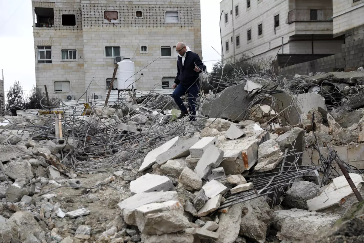 El Halil'de İsrail Operasyonu: Bir Ev Yıkıldı, 80 Kişi Gözaltına Alındı