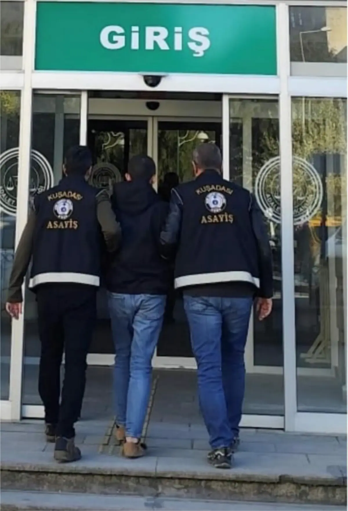 Kuşadası'nda Kaçak Mahkum Yakalandı: 9 Yıl 2 Ay Hapis Cezası Uygulandı