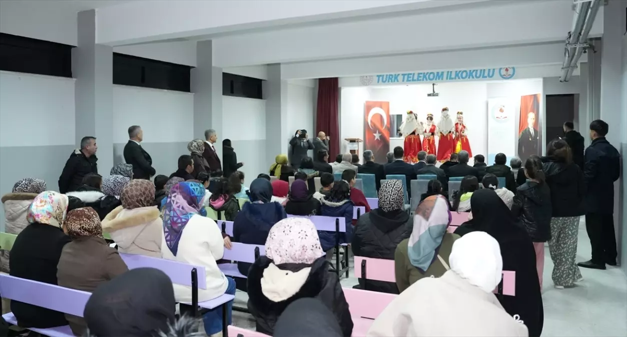 Cubuk’ta 18.737 Öğrenci Karnelerini Aldı, Yarı Yıl Tatili Coşkusu Başladı