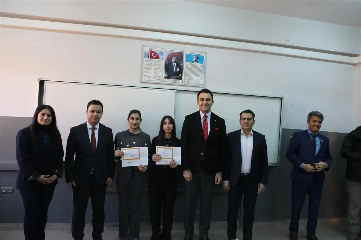 Hasankeyf’te 1370 Öğrenci Karne Alarak Yaz Tatiline Merhaba Dedi