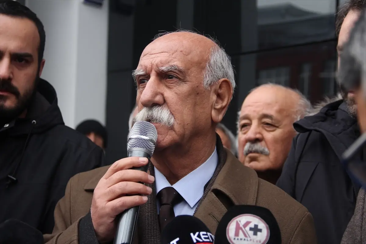 Kayseri’de Alevi Dernekleri CHP İl Başkanının Açıklamalarına Çelenk Bıraktı