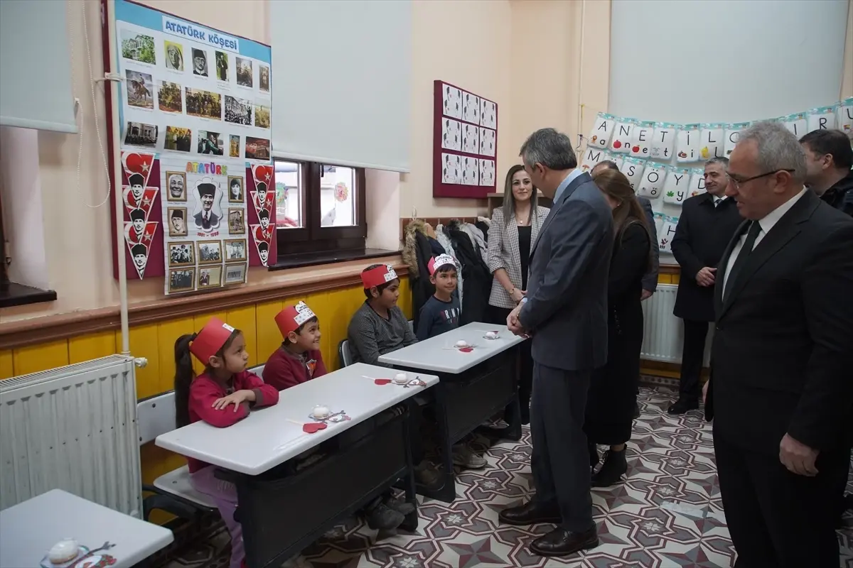 Kırklareli Valisi Turan'dan Üniversite ve Basın İlan Kurumu'na Ziyaret