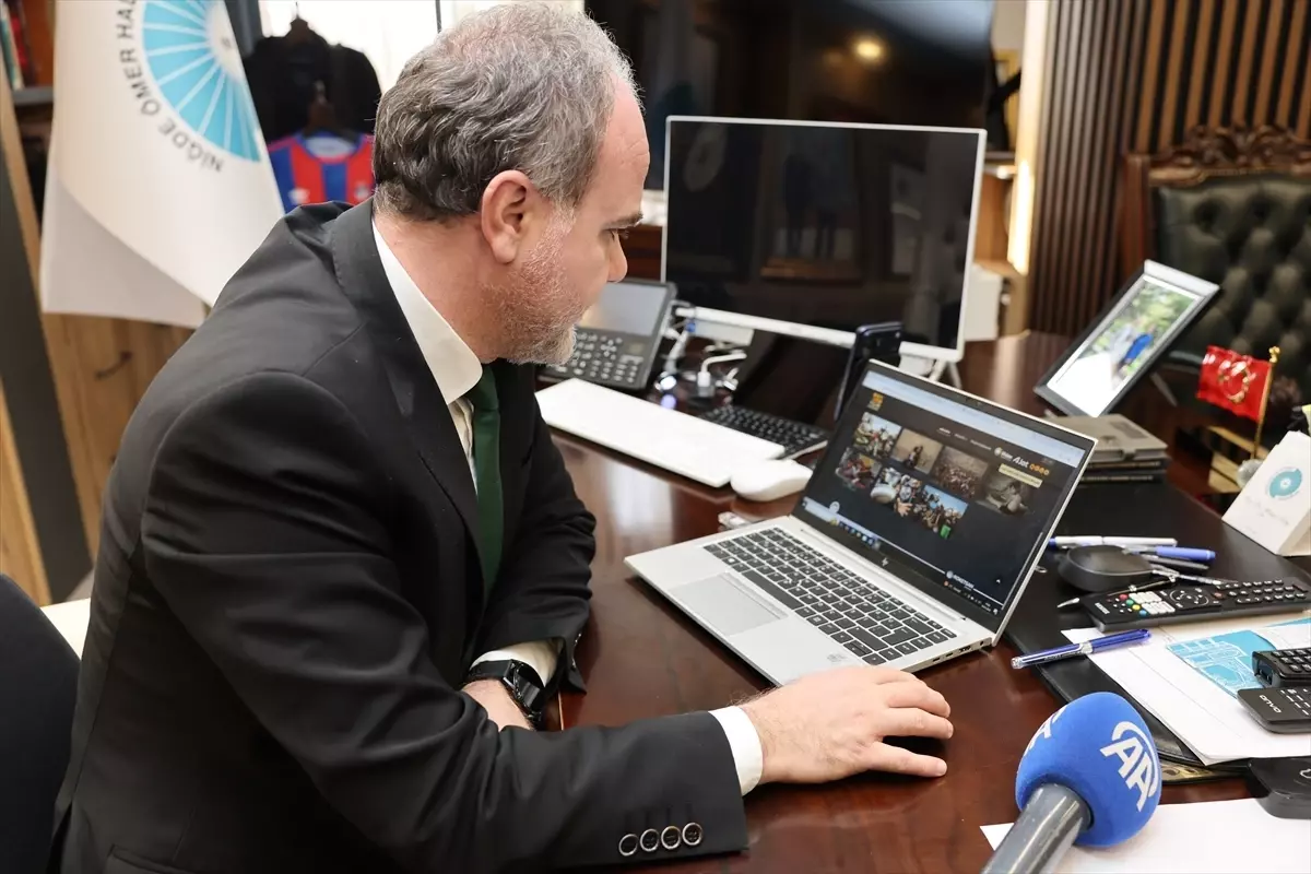 Niğde Üniversitesi Rektörü Uslu, Yılın Kareleri Oylamasında Seçimini Yaptı