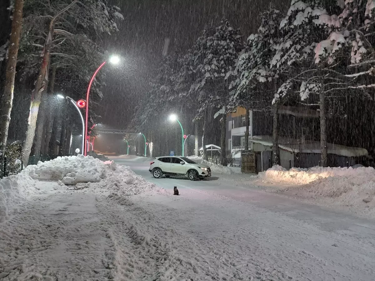 Başçiftlik’te Kar Kalınlığı 80 cm’ye Ulaştı, Kayak Merkezinde 1 Metre Kar Birikti