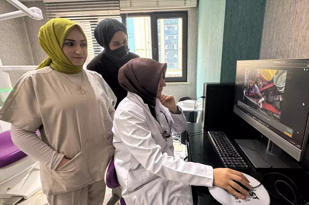 Van'da Sağlık Çalışanları 2025 AA Yılın Kareleri Oylamasında Seçkin Görüntüleri Belirledi