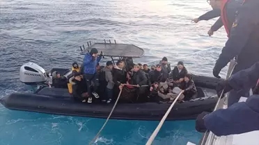 İzmir'in Seferihisar ve Urla Bölgelerinde 56 Düzensiz Göçmen ve Şüpheli Gözaltına Alındı