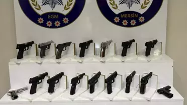 Operasyon sırasında ele geçirilen silah ve uyuşturucu