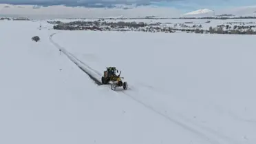 Açılan köy yolları Van