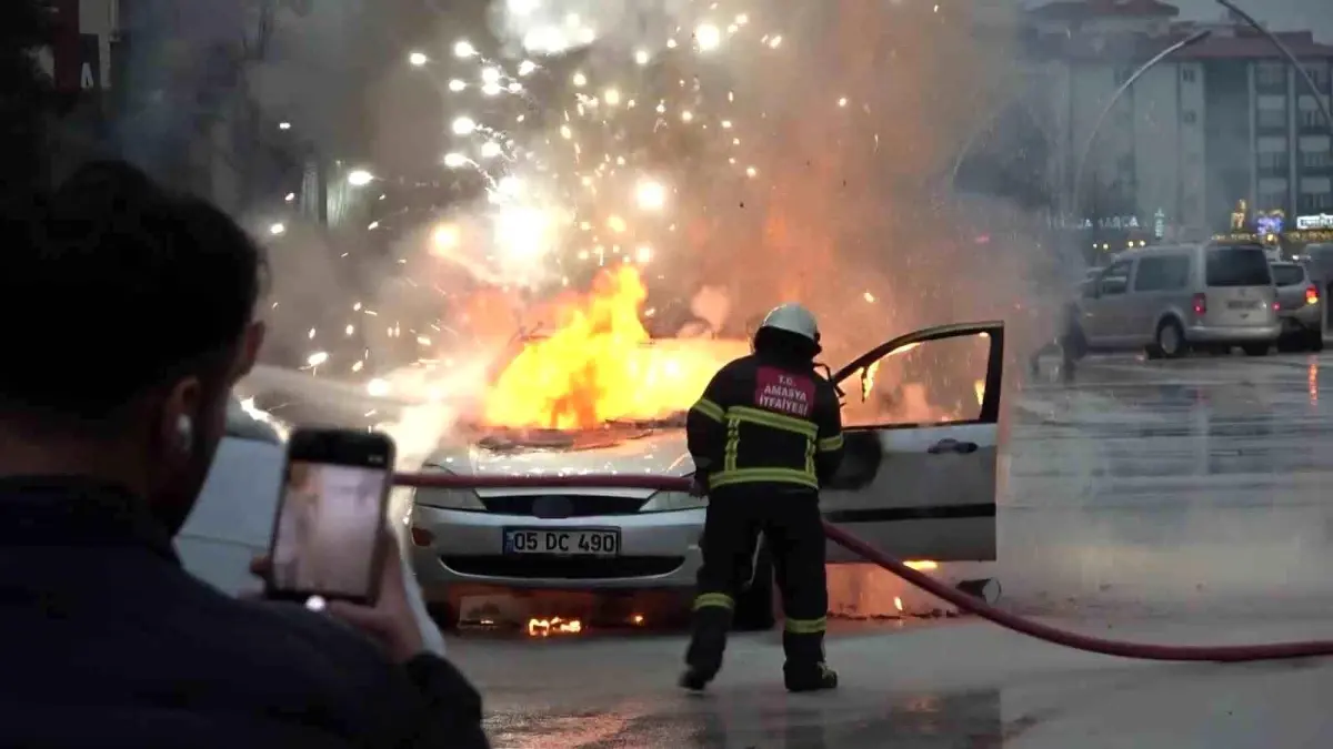 Amasya’da Trafikte Çıkan Otomobil Yangını Panik Yarattı