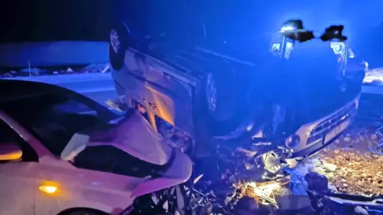 Mardin Ömerli'de Trafik Kazası: 5 Yaralı, Otomobil ve Hafif Ticari Araç Çarpıştı