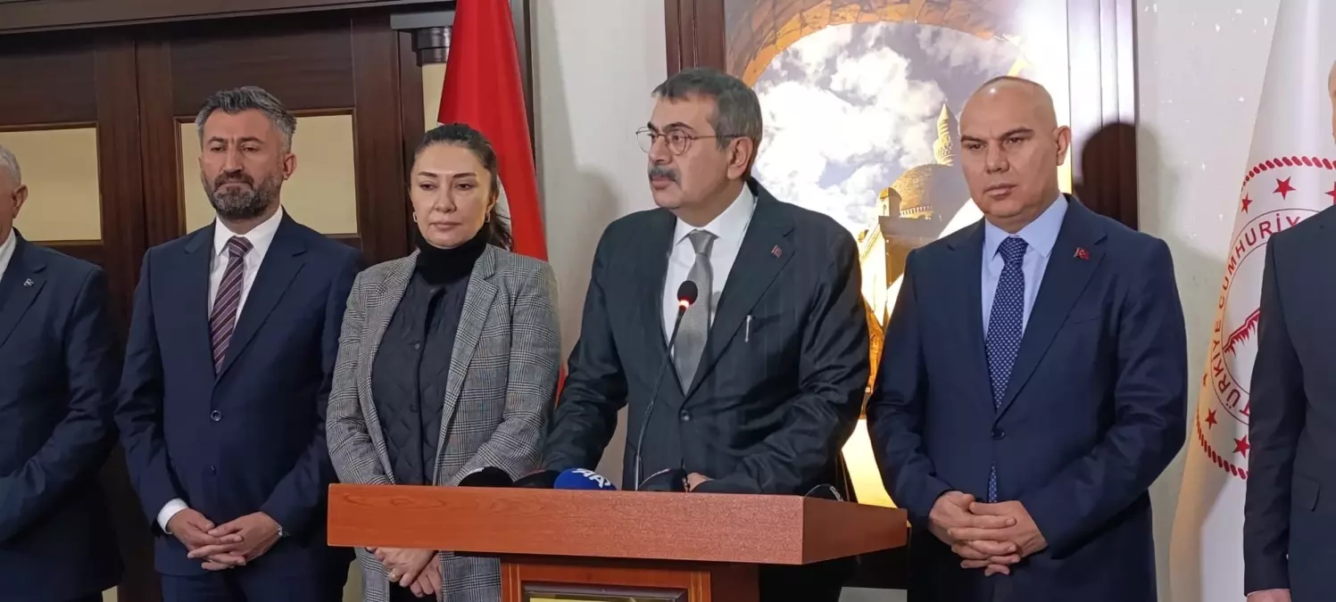 Bakan Tekin, Ağrı’da Eğitim Yatırımlarını Vali Koç’a Anlattı