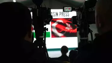 Sami Şehada konuşma yaparken