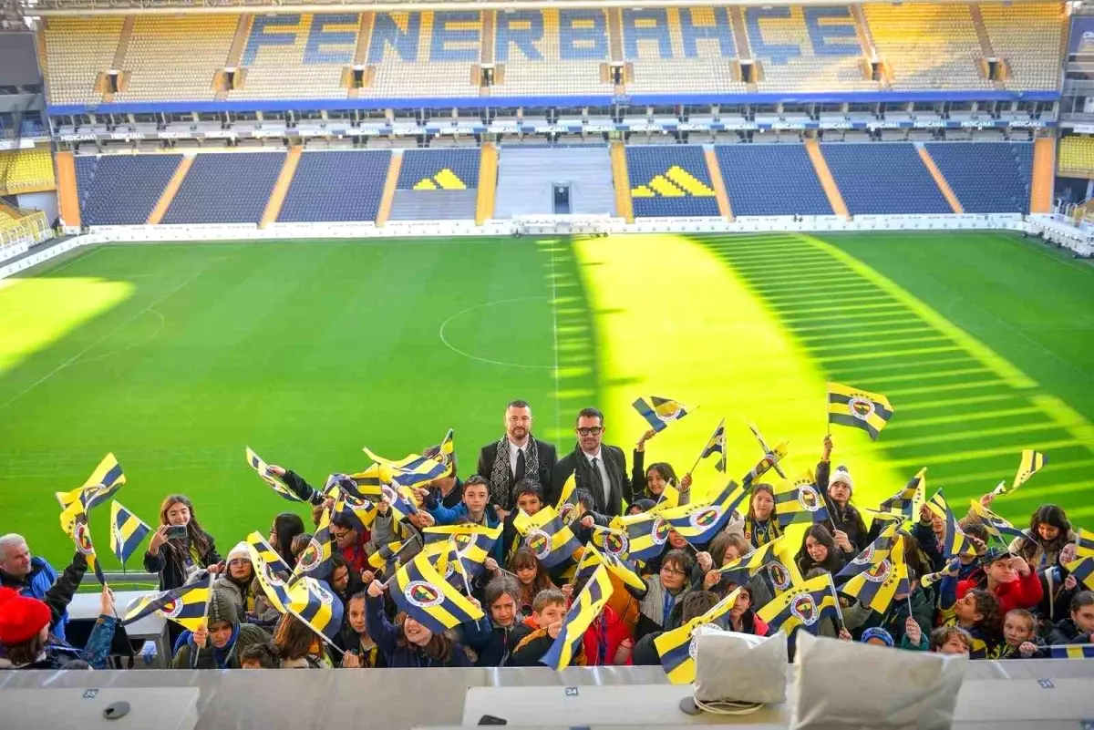 Denizli Öğrencileri Fenerbahçe Stadyumu'nda Futbolun Büyüsünü Keşfetti