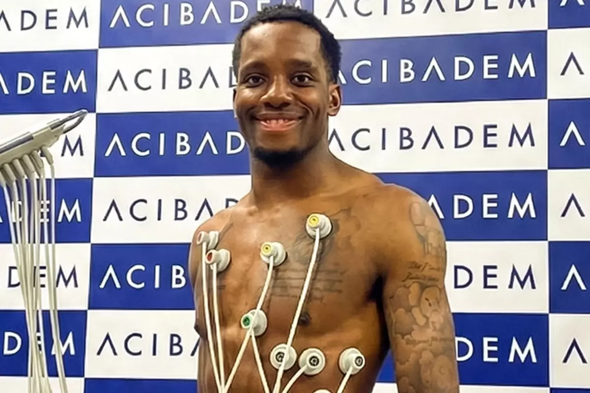 Adedire Mebude Çaykur Rizespor’a 4,5 Yıllık Sözleşme İmzaladı