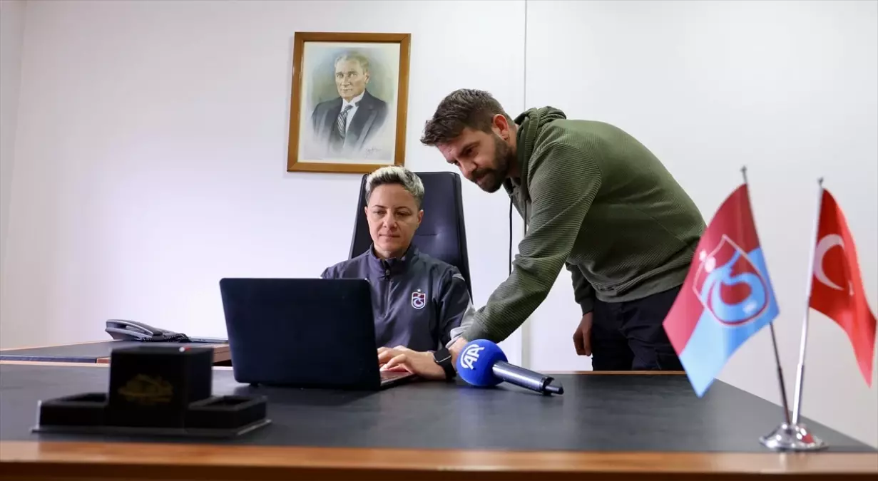 Trabzonspor Kadın Takımı Teknik Direktörü Özgüvenç, Yılın Kareleri Fotoğraf Oylamasına Destek Verdi