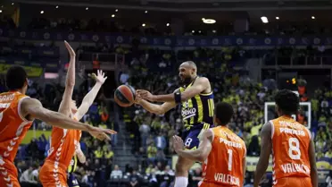 Fenerbahçe Beko, Valencia’yı 82-79’luk Dar Çekişmede Yenerek 14. Zaferini Aldı