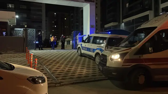 Olay yerinde bulunan ambulans