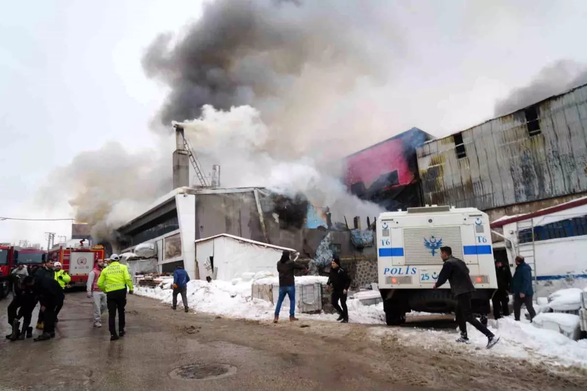 Erzurum'da Mobilya Atölyesinde Çıkan Yangın 2 Hayatı Aldı, 7 Yaralıyı Hastaneye Sevk Etti