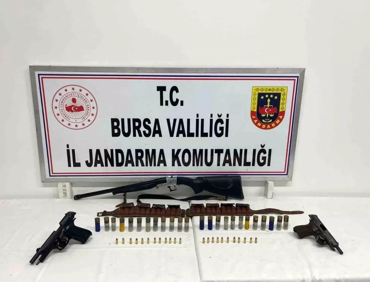 İznik’te Jandarma Operasyonu: Şüpheli Evinde Silah ve Mermi Ele Geçirildi