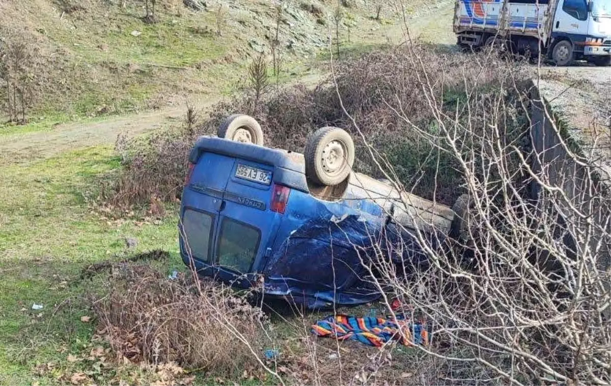 Bilecik'te Hafif Ticari Araç Köprüden Uçarak Kaza Yaptı