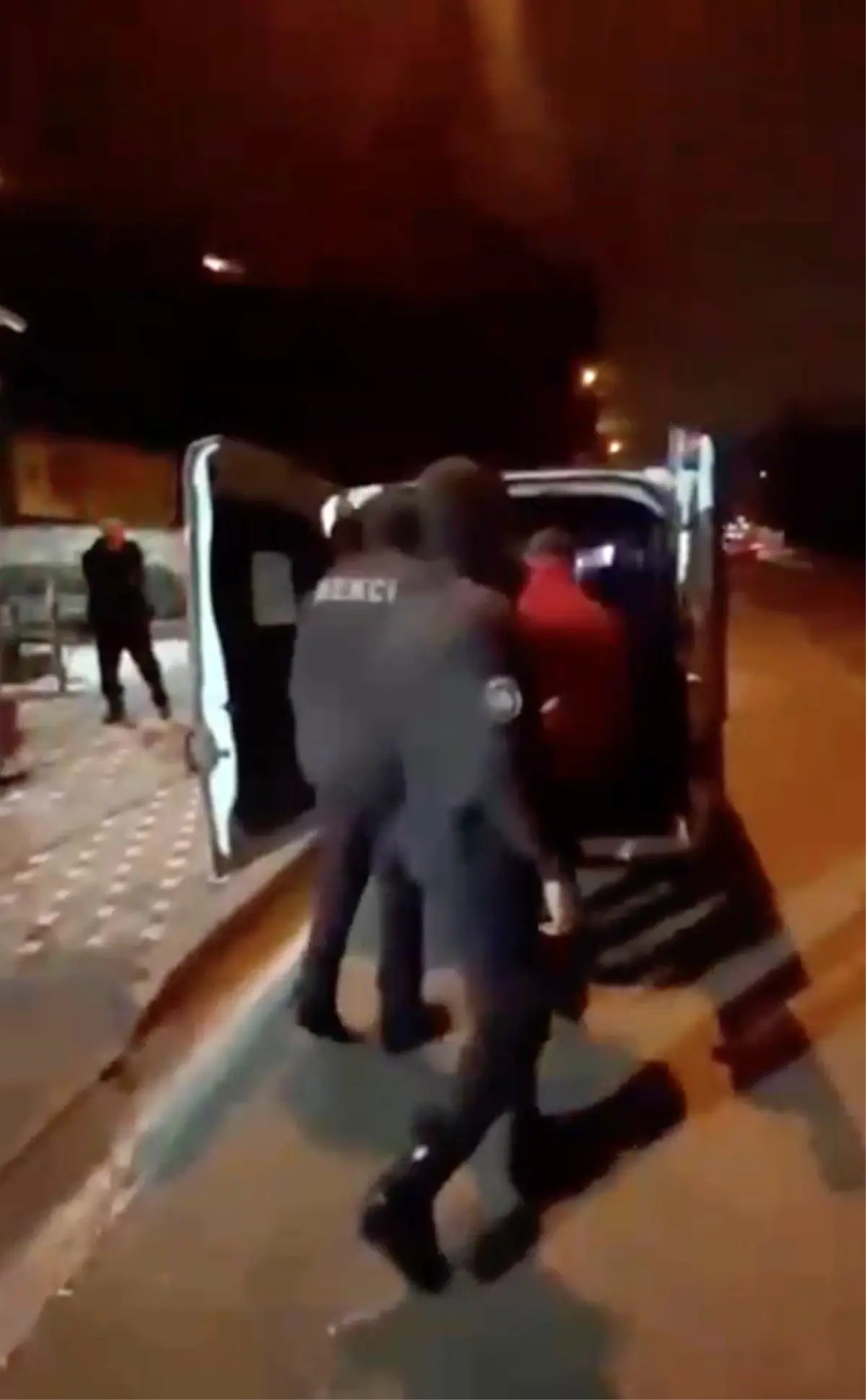 Bursa'nın Osmangazi İlçesinde Hapis Cezalı Üç Şüpheli Gözaltına Alındı