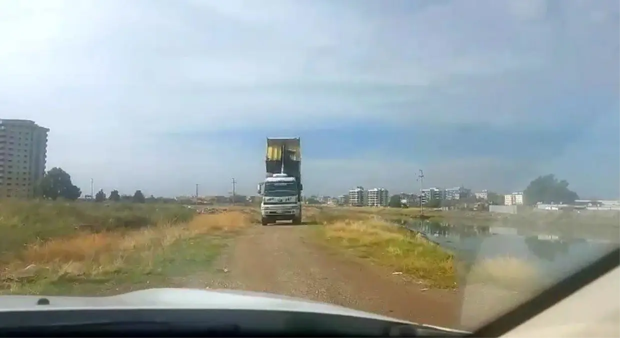 İzmir'de Ehliyetsiz Sürücüye 57 Bin TL'lik Para Cezası Kesildi