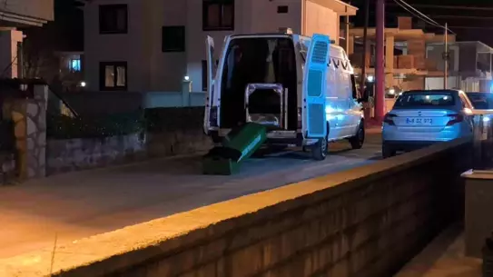 Olay yerinde toplanan polis ekipleri