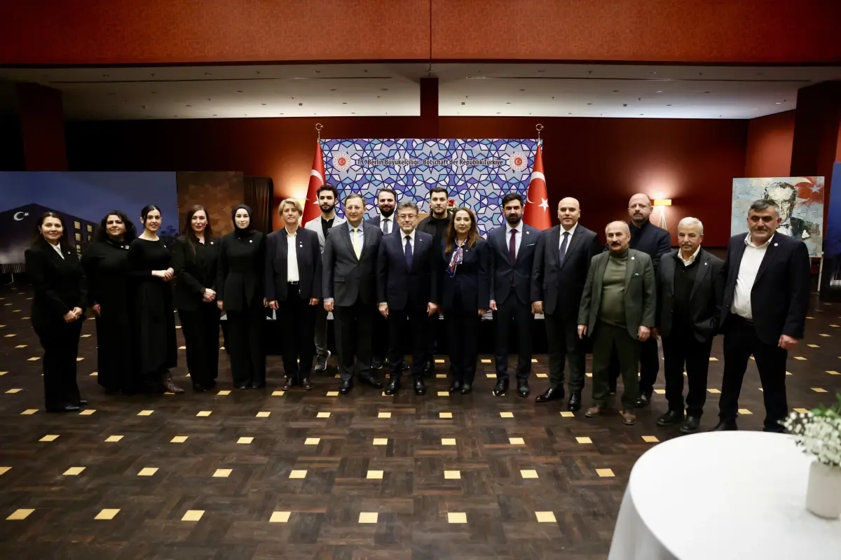 Tarım Bakanı Yumaklı, Berlin'de Türk İş Dünyasıyla Görüşme Yaptı