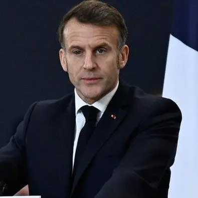 Macron'un gözlüğüyle ilgili detay fotoğrafı