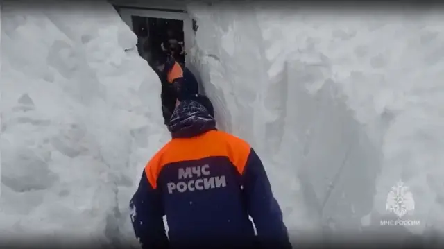 Kurtarma helikopteri gökyüzünde