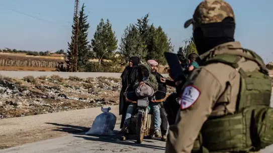 Şam Yönetimi'nden YPG'nin Fırat Batısındaki Çekilme Kararı Memnuniyeti