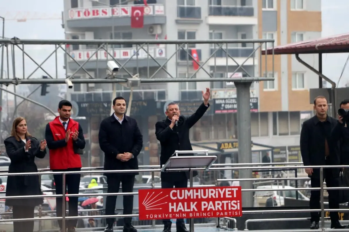 Özgür Özel, Emekli Maaşlarını Artırmak İçin TBMM’ye Önerge Sunacak