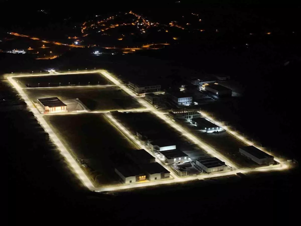 Yalova Makine İhtisas OSB'de Yer Altı Enerji Şebekesi Tamamlandı