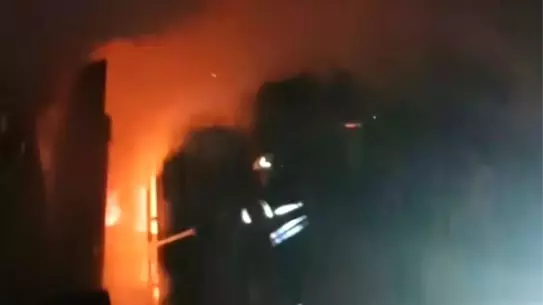 Hatay’da Depolama Konteyneri Yangınla Yok Oldu