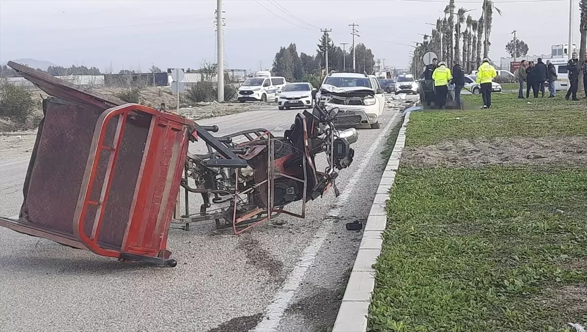 Adana Ceyhan’da Üç Tekerlekli Motosiklet SUV ile Çarpıştı: Sürücü Hayatını Kaybetti