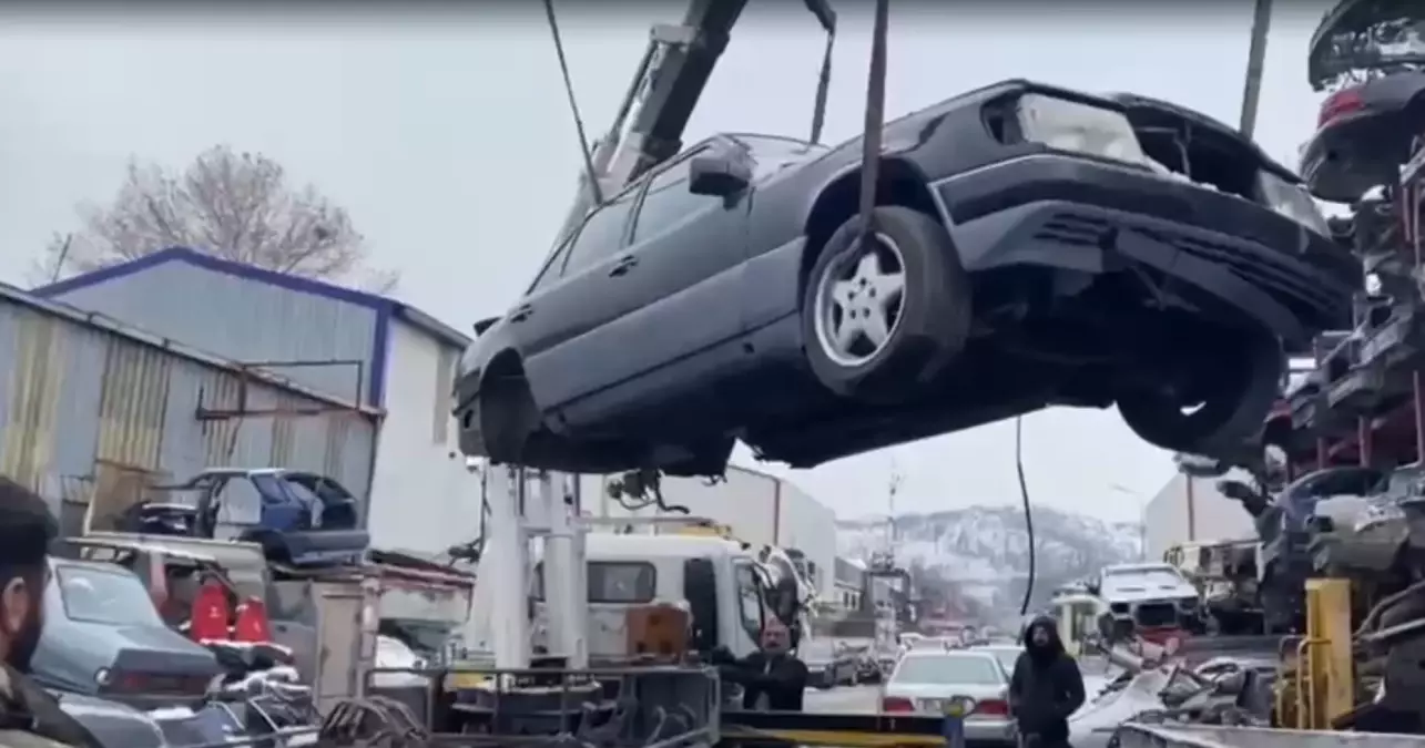 Ankara’da Yurt Dışından Gelen Araçlar Üzerine Hurdacı Operasyonu