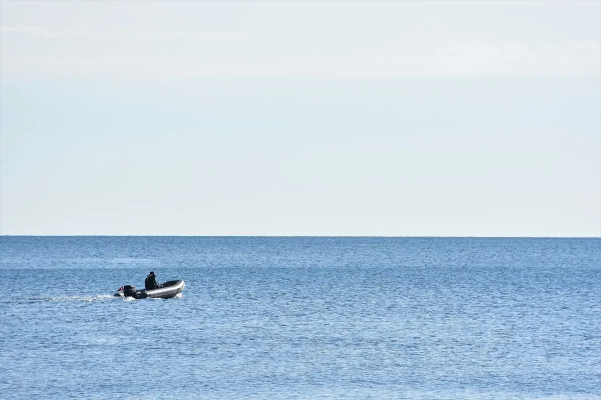 Antalya’nın Güneşli Kıyılarında Kalabalıklar Denize Doyamadı