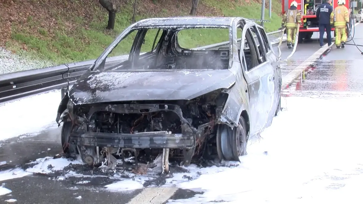 TEM Otoyolu'nda Araç Yangını Kontrol Altına Alındı