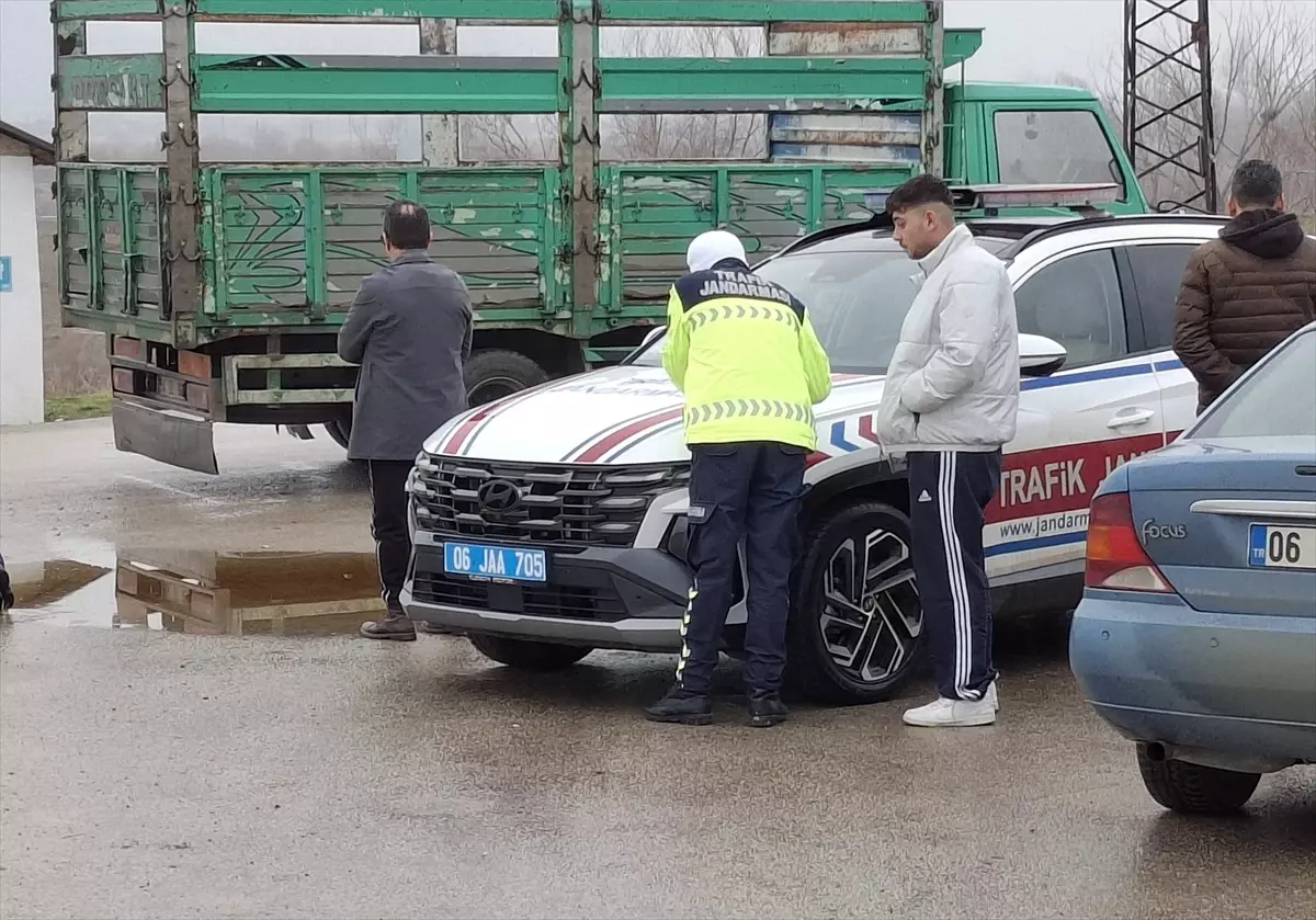Beypazarı'nda Jandarma Trafik ve Asayiş Denetimlerine Hız Kesmedi