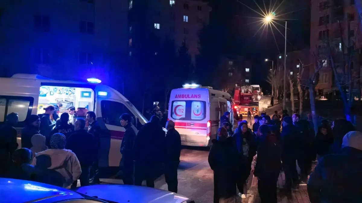 İnegöl'de Apartman Yangını: Çocuk Dahil 3 Kişi Tedavi Altında