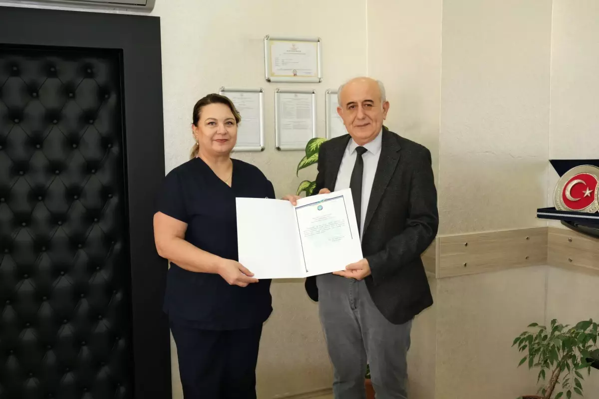 BUÜ Hastanesi Hemşireleri Uluslararası Q1 Dergilerde Makaleleriyle Ödül Kazandı