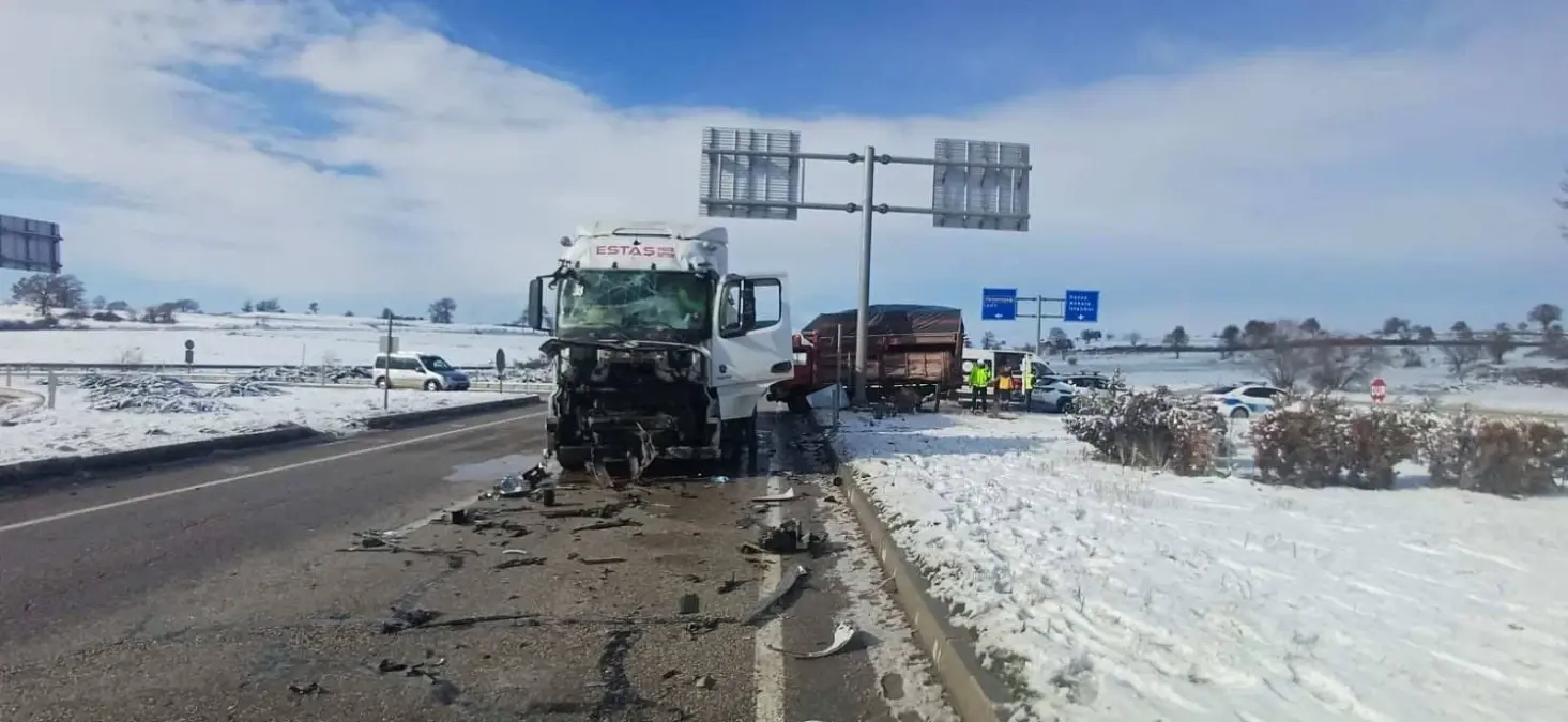 Samsun Havza’da Çekici Kamyon Çarpması: İki Kişi Ağır Yaralı