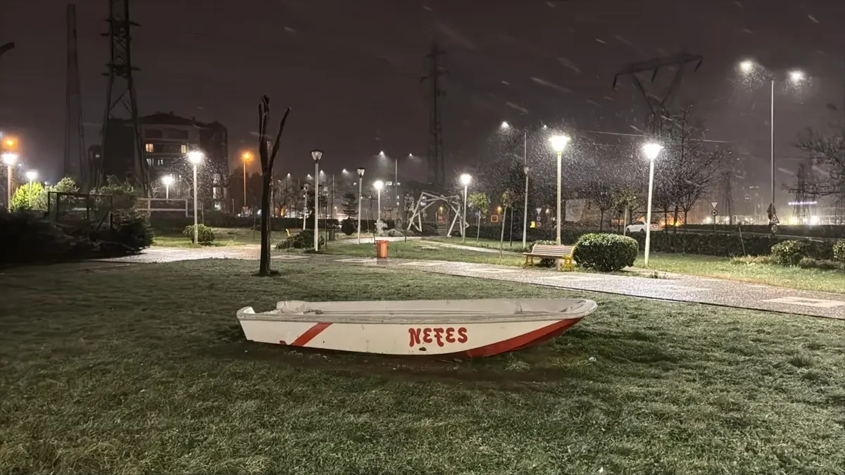 Çorlu’da Şiddetli Kar Yağışı Başladı: Kış Şartları Hızla Sertleşiyor